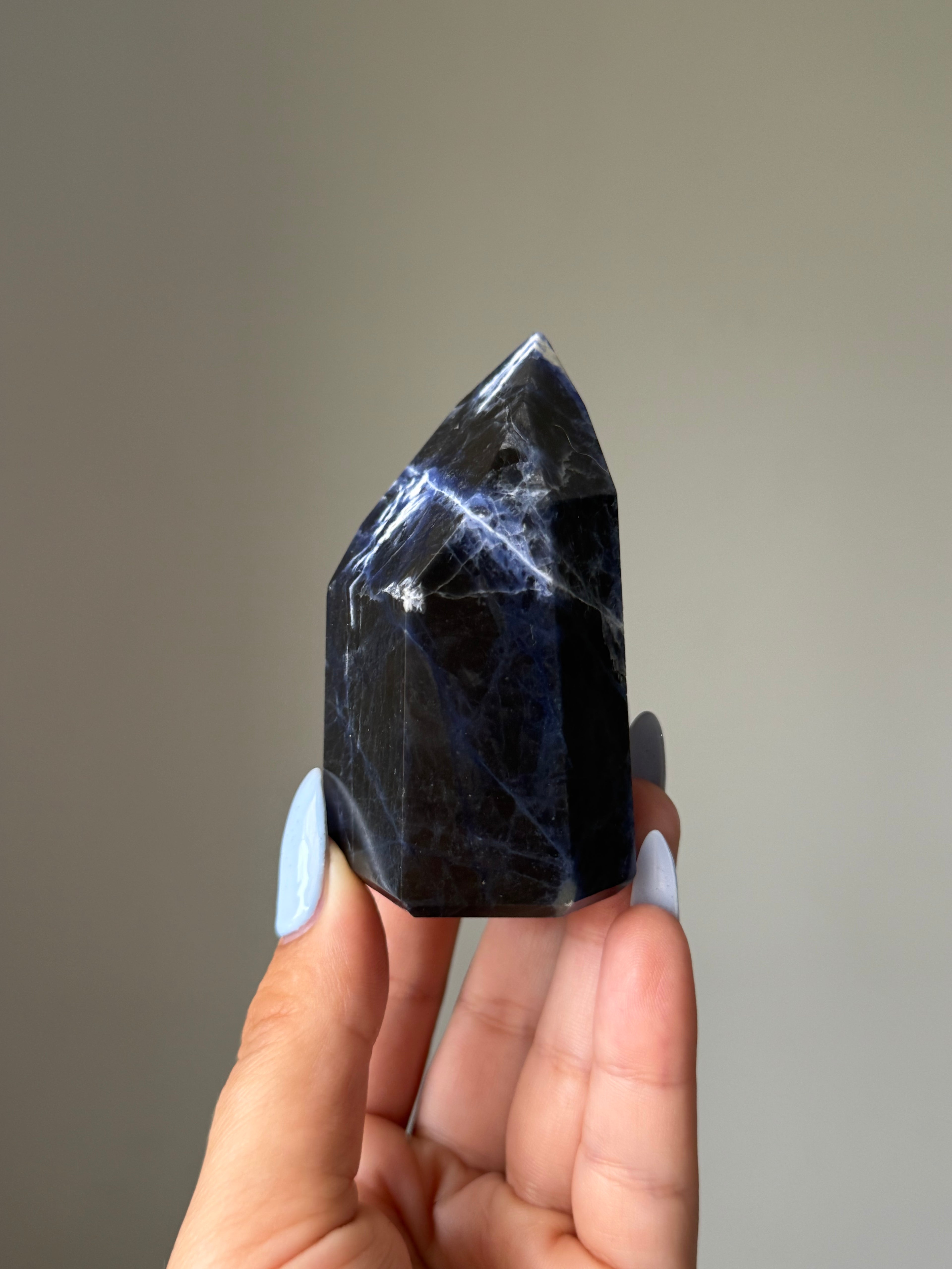 Sodalte Tower | Crystal Cartel #137 (Chipped)