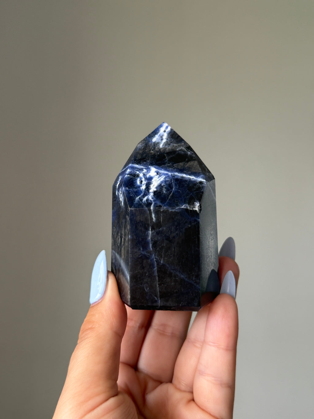 Sodalte Tower | Crystal Cartel #137 (Chipped)