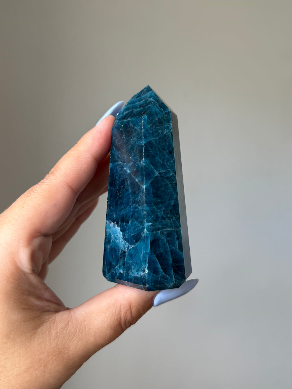 Apatite Tower | Crystal Cartel #141 ( Chipped )