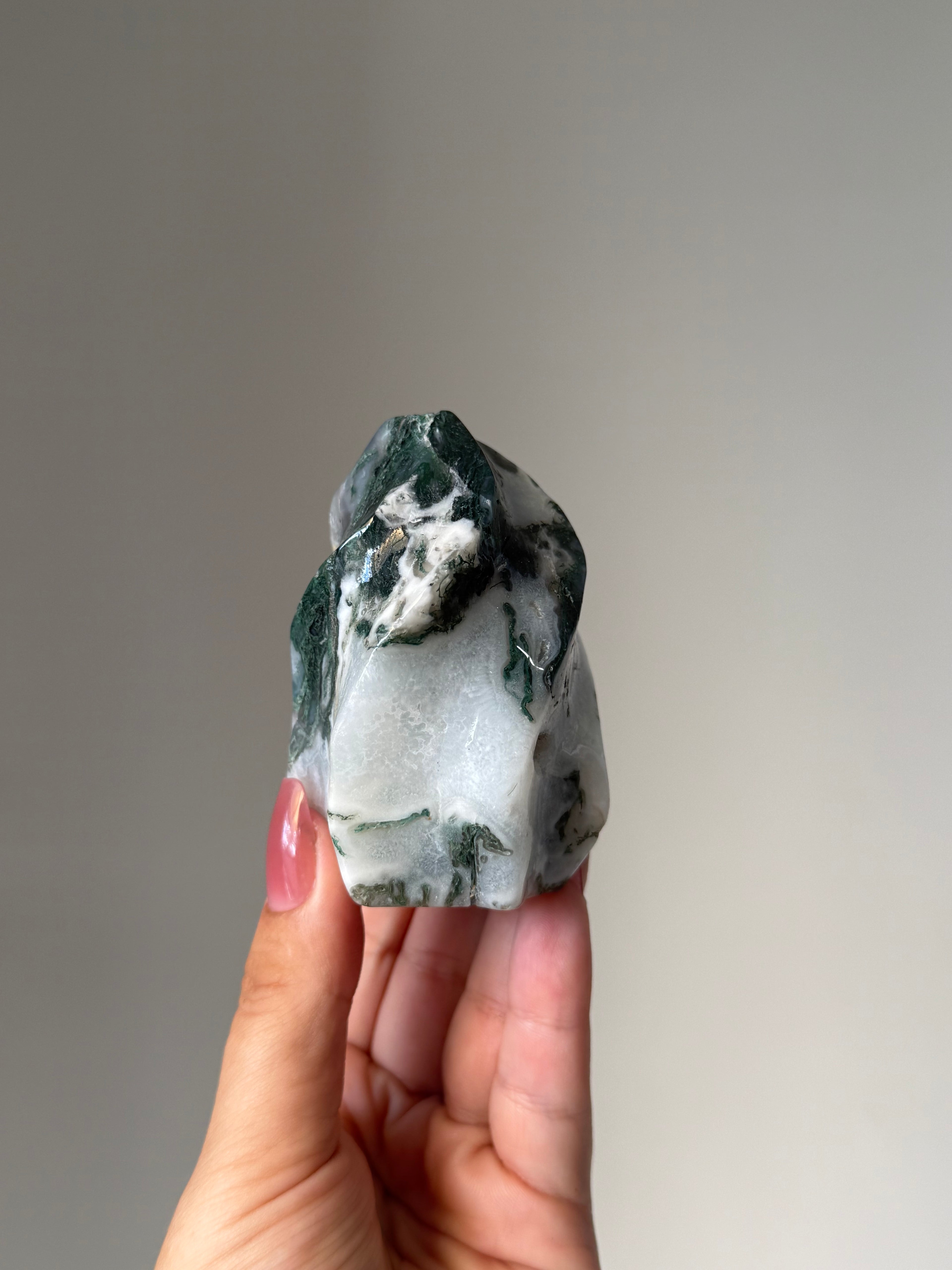 Moss Agate Flame Carving – Grounding Crystal for Emotional Balance & Nervous System Support | Green Moss Agate Healing Stone