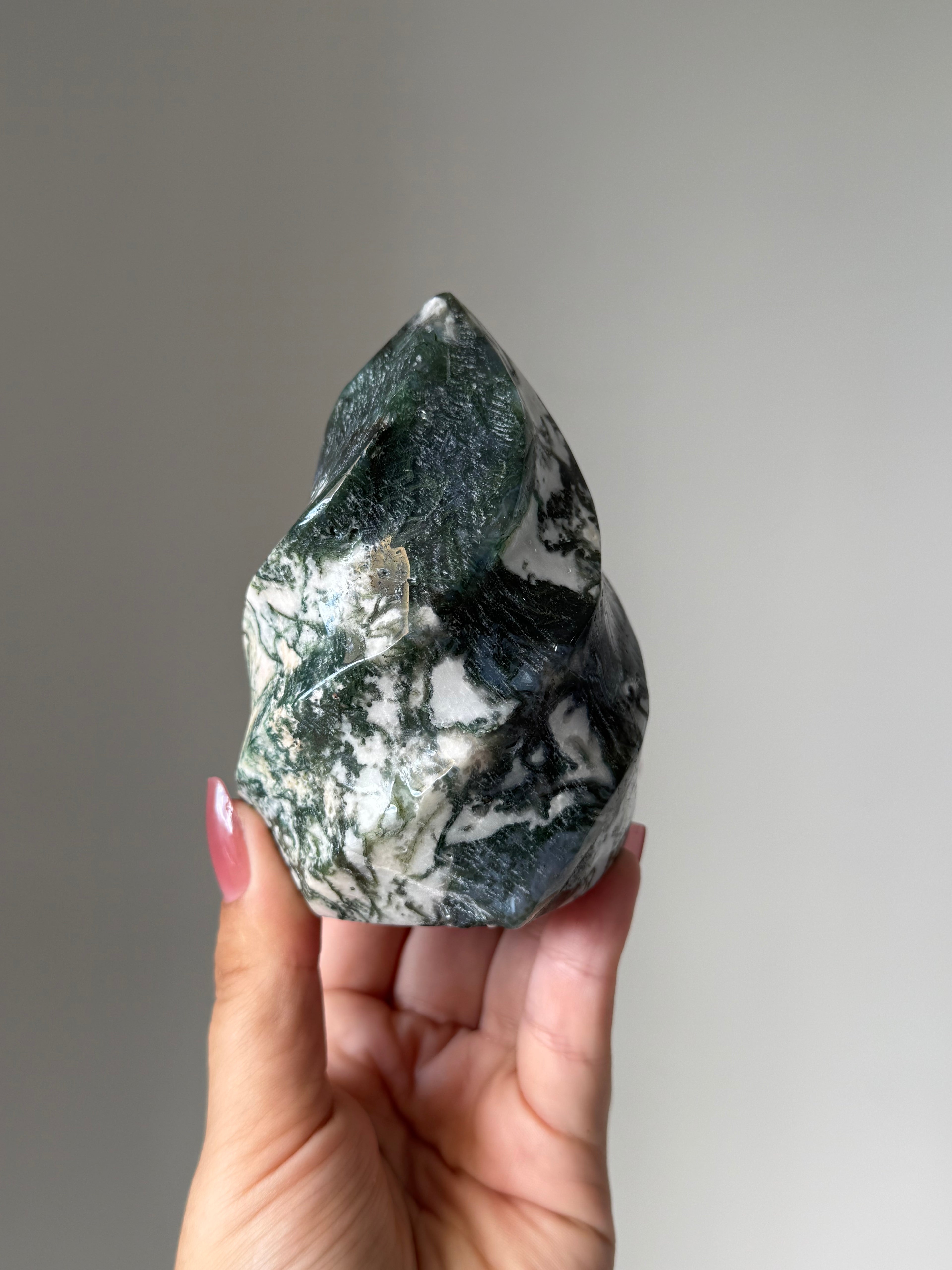 Moss Agate Flame Carving – Natural Moss Agate Crystal for Grounding, New Beginnings & Meditation Decor
