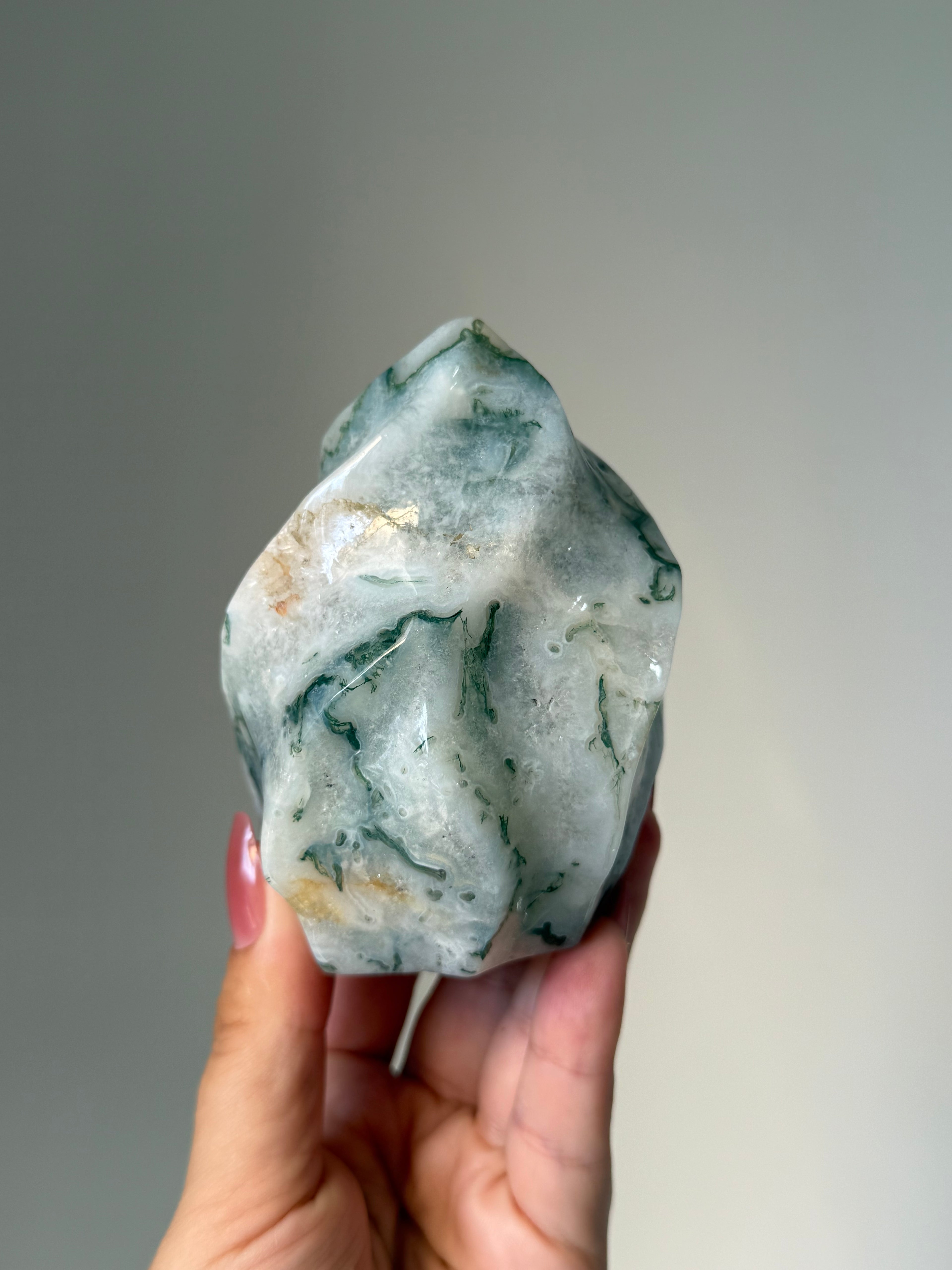 Moss Agate Flame Carving – Natural Moss Agate Crystal for Grounding, New Beginnings & Meditation Decor