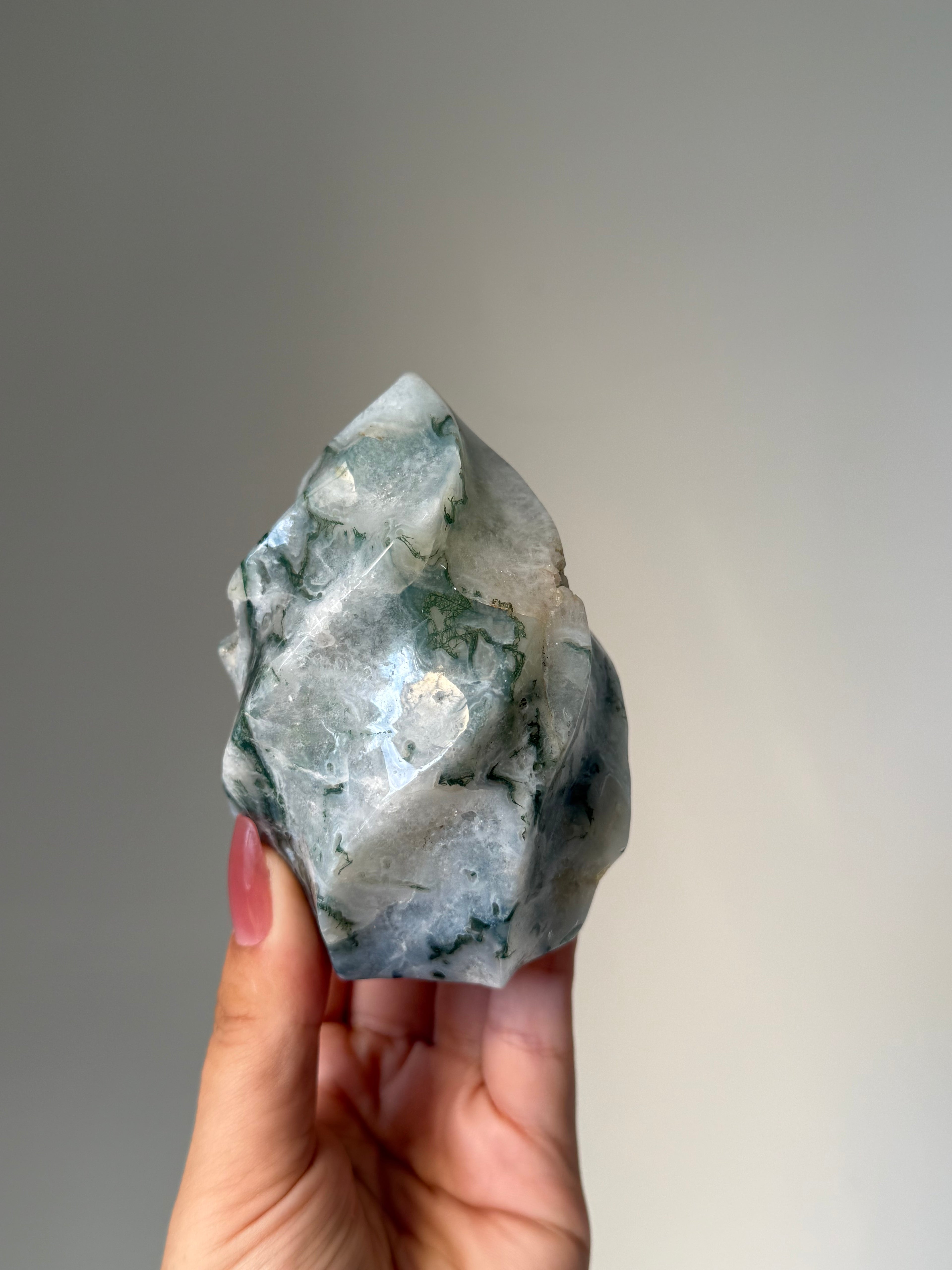 Moss Agate Flame Carving – Natural Moss Agate Crystal for Grounding, New Beginnings & Meditation Decor