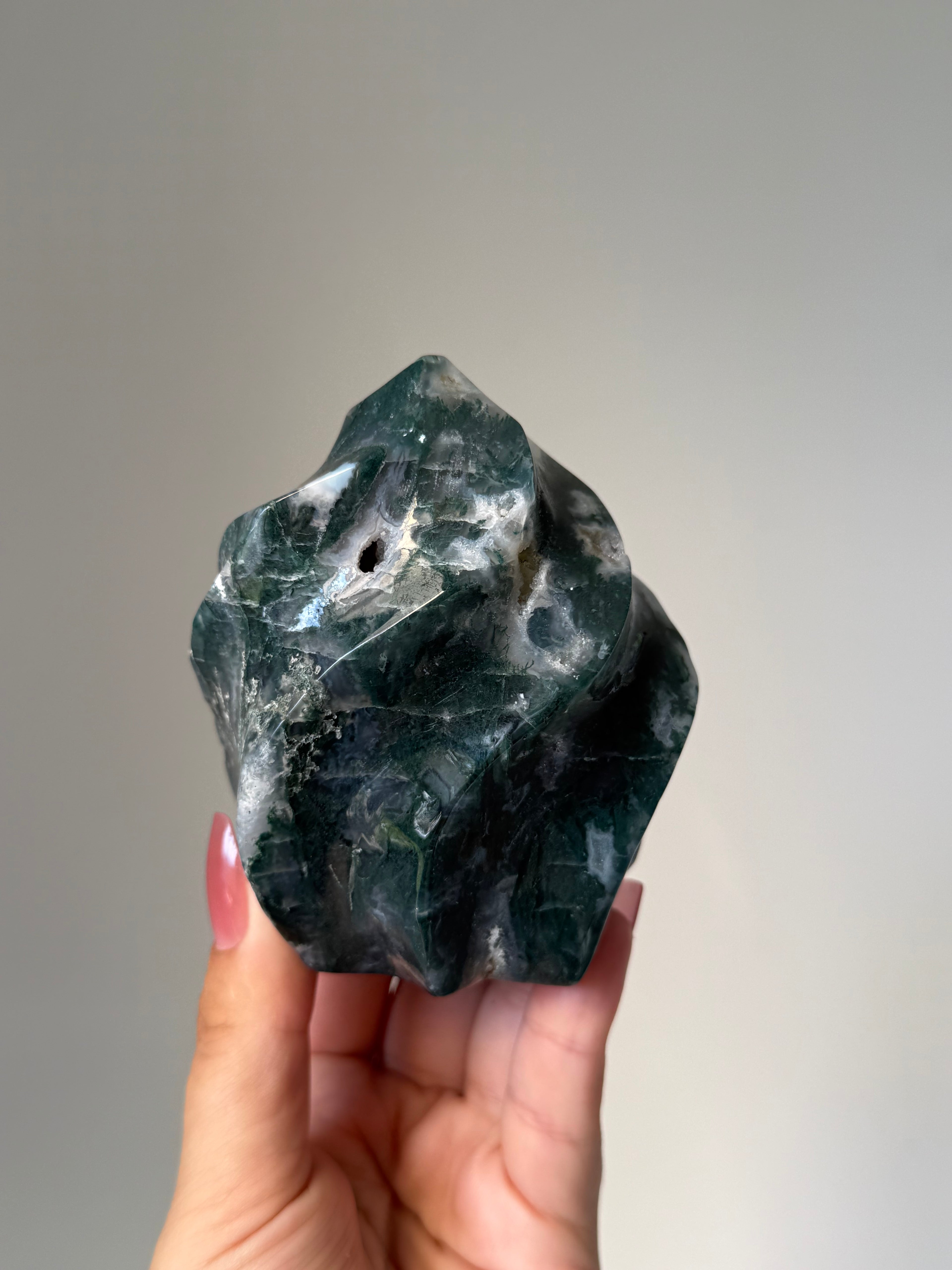 Moss Agate Flame Carving – Natural Moss Agate Crystal for Grounding, New Beginnings & Meditation Decor