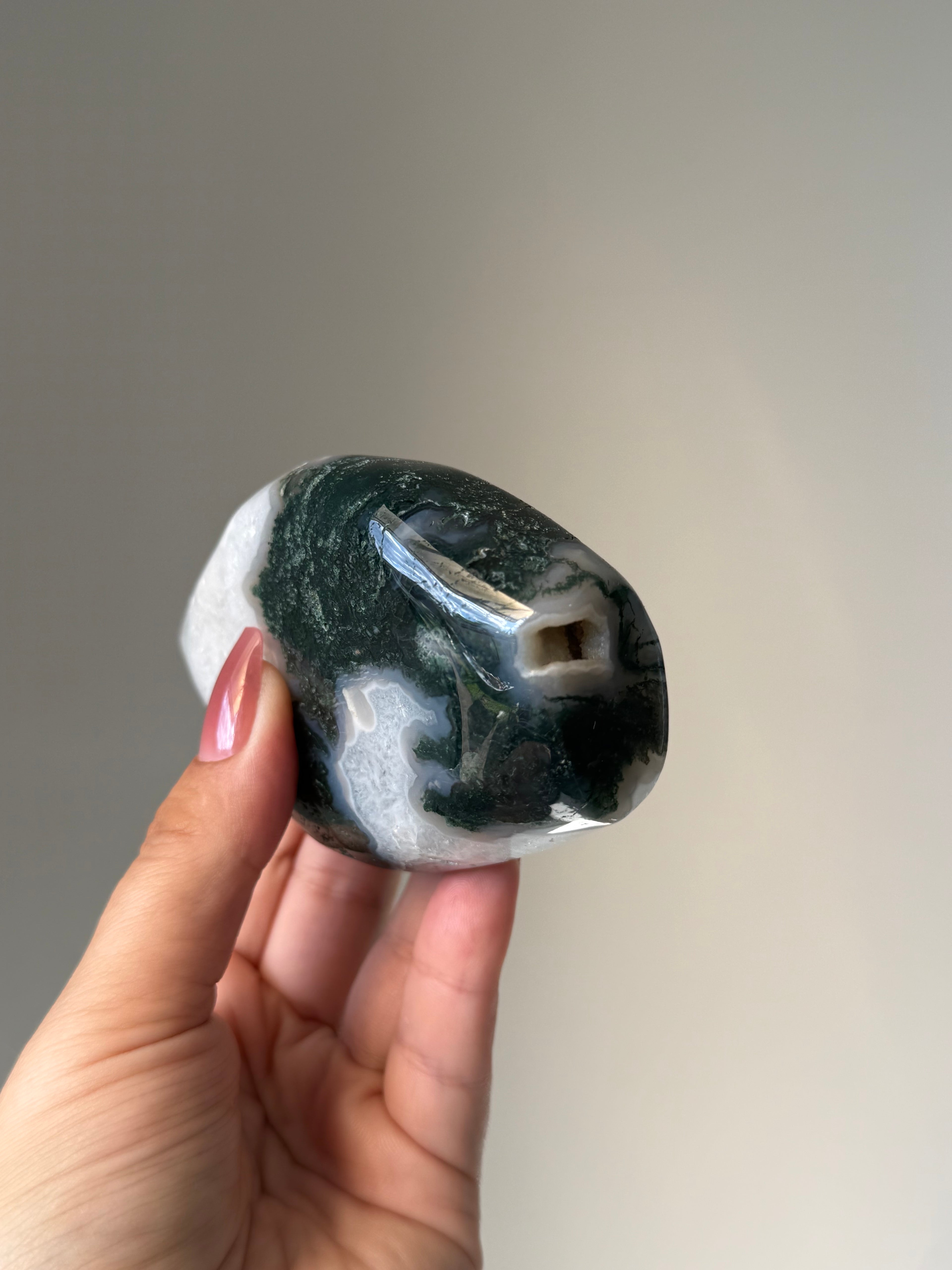 Moss Agate Flame Carving – Natural Moss Agate Crystal for Grounding, New Beginnings & Meditation Decor