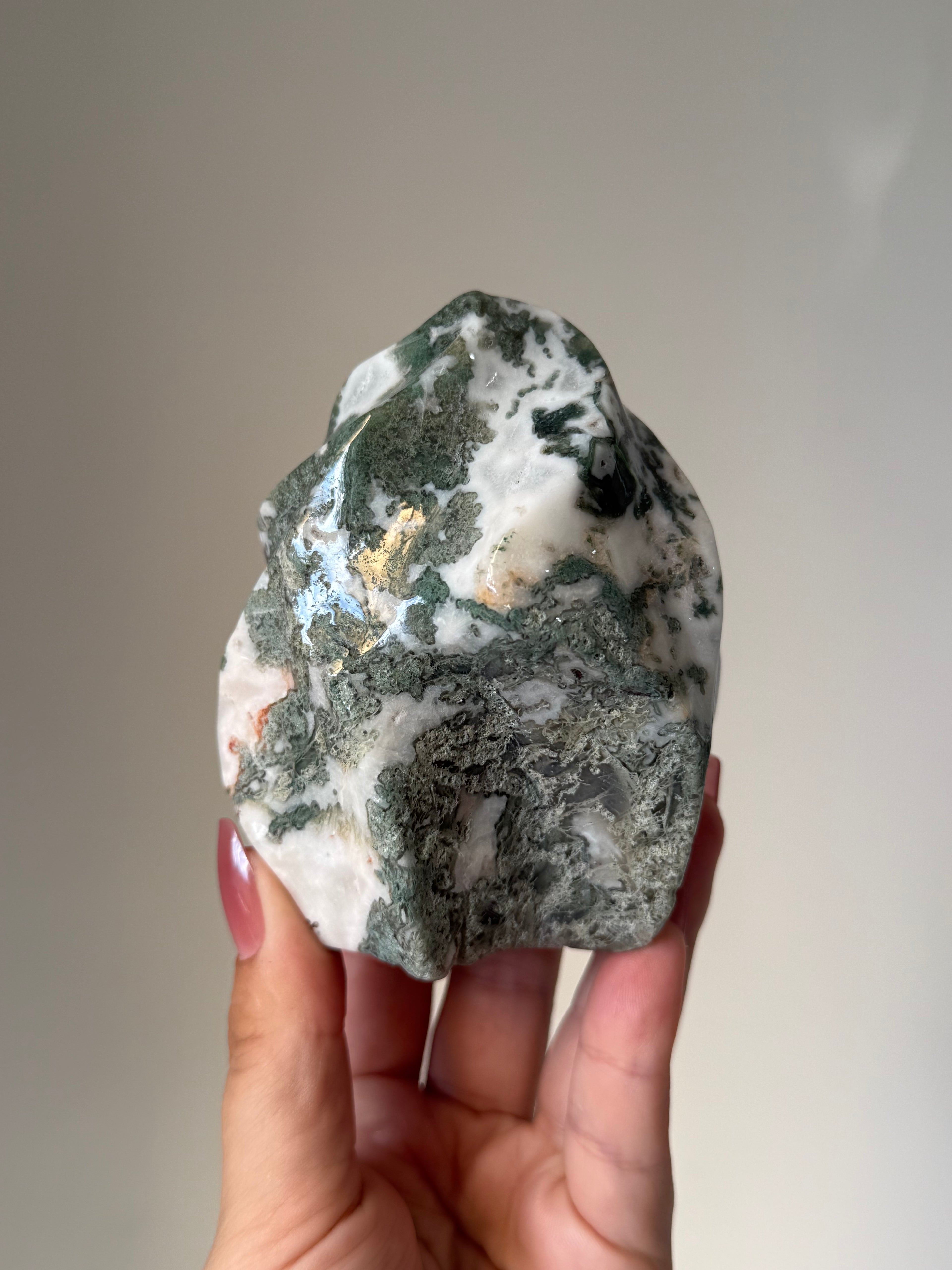 Moss Agate Flame Carving – Natural Moss Agate Crystal for Grounding, New Beginnings & Meditation Decor