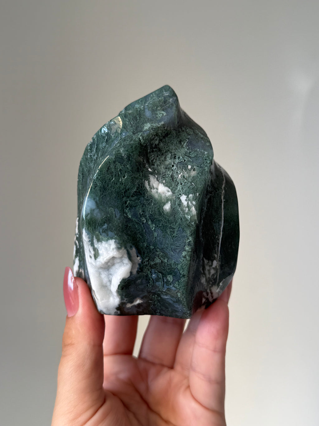 Moss Agate Flame Carving – Natural Moss Agate Crystal for Grounding, New Beginnings & Meditation Decor