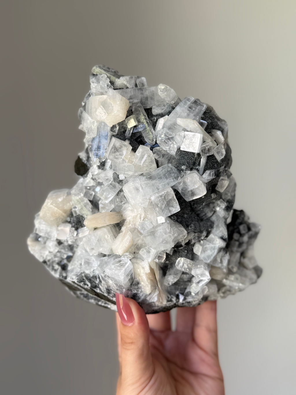 Apophyllite with Stilbite Crystal Cluster for Spiritual Awakening – High Vibration Meditation Stone